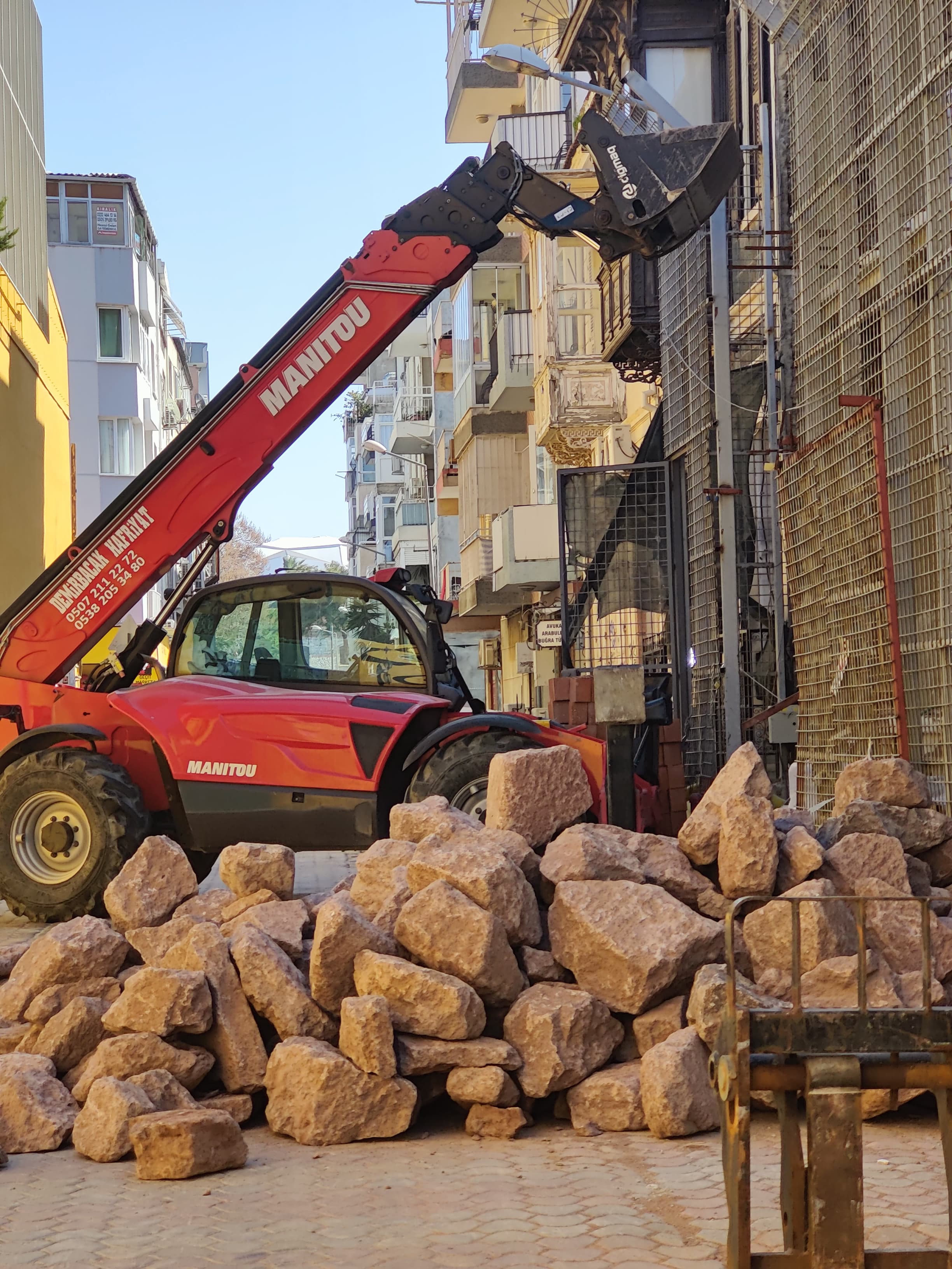 İzmir Manitou kiralama yükseltme platformu 1