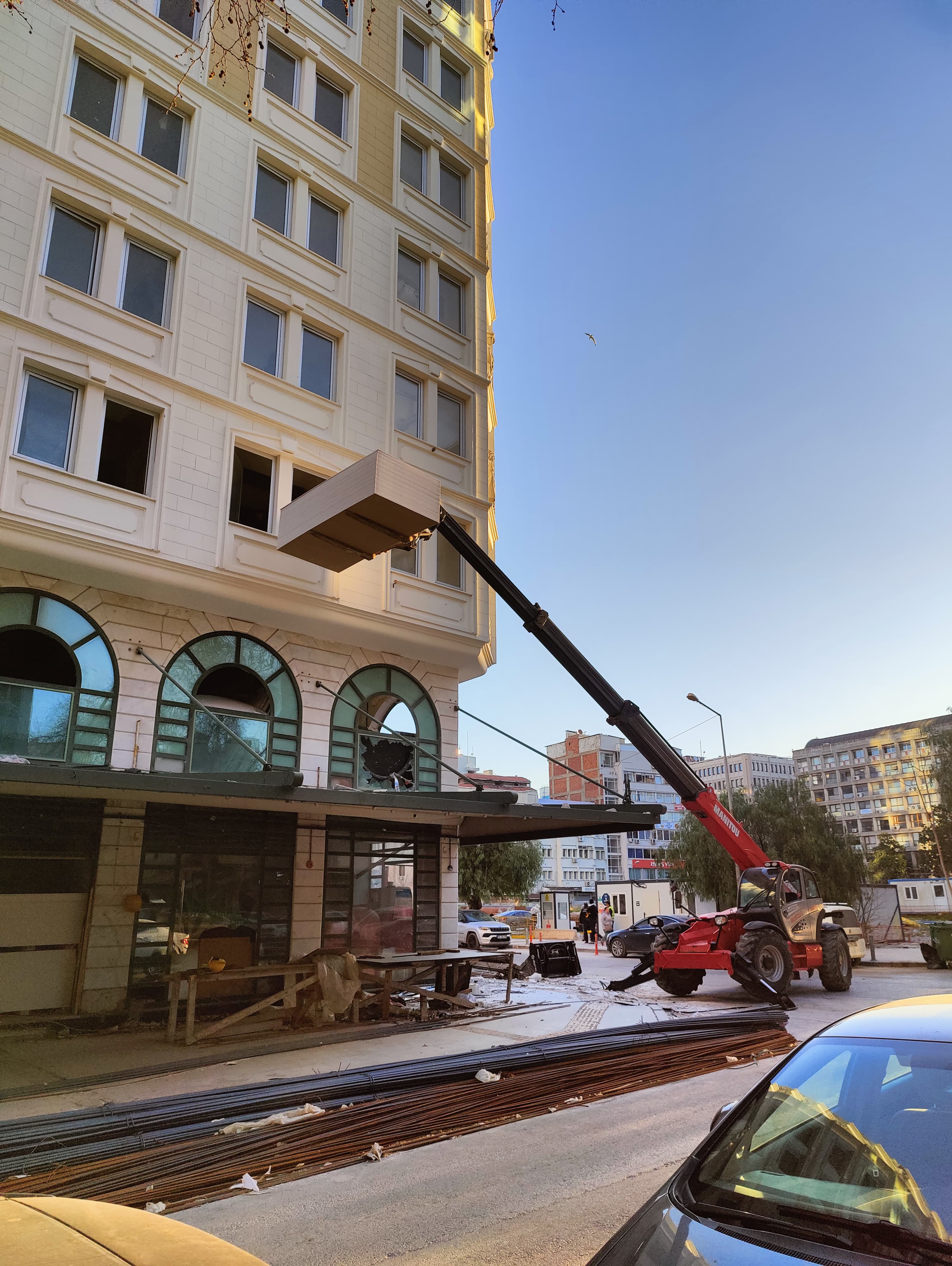 İzmir Manitou kiralama yükseltme platformu 2